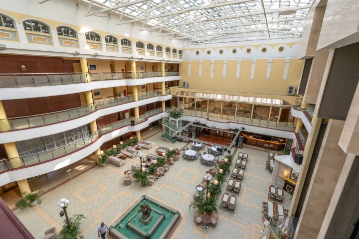 Гостиница 4* в  г. Ярославле, на Московском пр-те, д. 10/15, с земельным участком