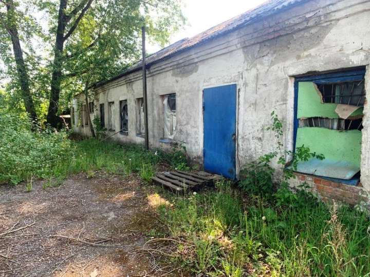 Здание склада - 459,6 кв. м, сЗУ 1362 +/- 3 кв. м, адрес: Свердловская обл., г. Серов, ул. Лесозаводская, д. 34, стр. 17,