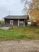 Здание площадью 26,4 кв.м, земельный участок, площадью 213 кв. м: Республика Коми, Сыктывдинский район, д. Красная, д. 66