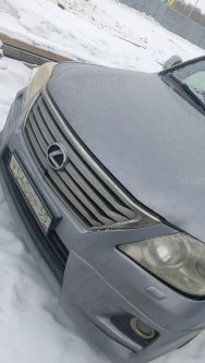 Автомобиль легковой Lexus LX 570 2010 года выпуска, 367.10 л.с., VIN: JTJHY00W204065017, цвет кузова: серебристый.