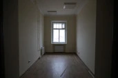 Право аренды помещения площадью 358 кв. м в Апраксином дворе