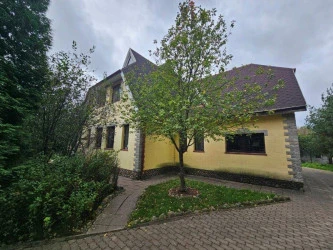 Коттедж  318,3 кв. м с участком 1 200 кв. м в дер. Аро