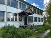 Продается нежилое здание, 1 482,1 кв. м с земельным участком, 4 534 кв. м, расположенные по адресу: Красноярский край, г. Енисейск, ул. Кирова, дом 129