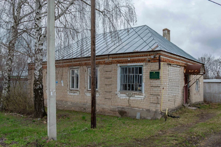 Нежилое здание, 85,2 кв.м. с земельным участком 346 кв.м. в с. Крутогорье.