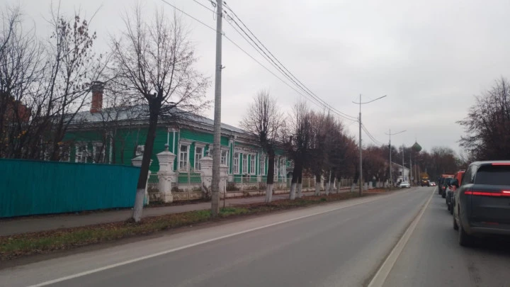 Здание ОКН с зем. участком 4 385 кв.м в центре г. Переславля-Залесского: Ярославская область, г. Переславль-Залесский, ул. Советская, д. 22, с земельным участком