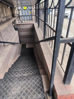 Помещение напротив метро Фрунзенская