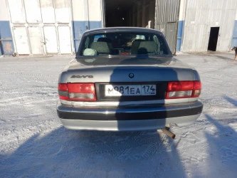 Легковой седан ГАЗ 31105.