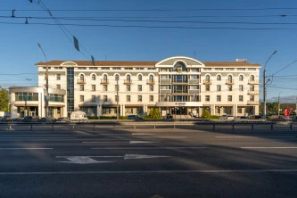 Гостиница 4* в  г. Ярославле, на Московском пр-те, д. 10/15, с земельным участком