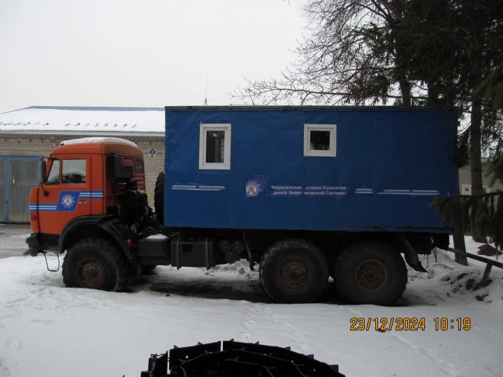 Опоровозный автопоезд-Тягач