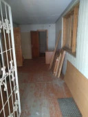 Административное здание , общей площадью 140,7 кв. м., с земельным участком, общей площадью 1 200 +/- 24,25  кв. м.  расположенный по адресу: Ханты-Мансийский автономный округ - Югра, Октябрьский район, пгт Октябрьское, ул. Светлая, д. 6