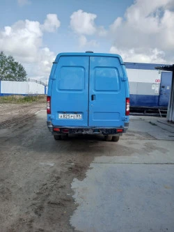 Грузовой фургон цельнометаллический 7 мест ГАЗ 27057.