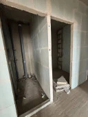 Жилое помещение (квартира), пл. 68,8 кв. м., эт.5, кад. номер: 50:49:0010103:2313, адрес: МО, г. Звенигород, кв-л Маяковского, д. 19а, кв. 17. В соответствии с выпиской из домовой книги от 13.04.2026, зарегистрированные лица отсутствуют.