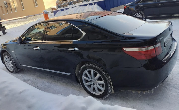 Легковой седан ЛЕКСУС LS-460