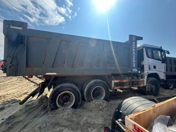 Самосвал SHACMAN SX32586V385, 2023.