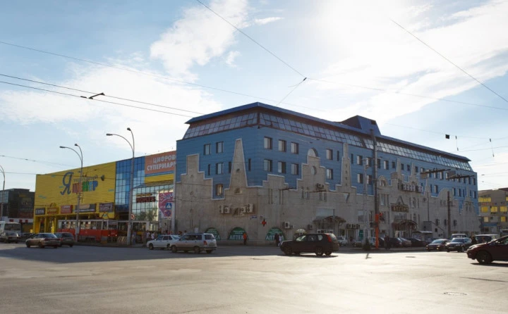 Продается нежилое помещение, площадью 1 294,6 кв. м, г. Кемерово, пр. Кузнецкий, д. 33б