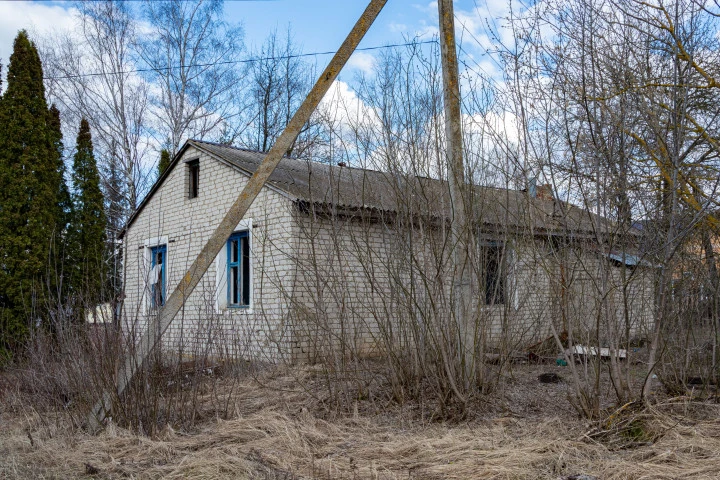 Нежилое здание 85,8 кв.м. с земельным участком 348 кв.м. в с. Голиково Липецкой области.