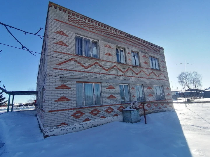 Продажа зданий (2 шт.) общей площадью 1239,6 кв. м и земельных участков (2 шт.) общей площадью 1075 кв. м в с. Хопер Пензенской в области