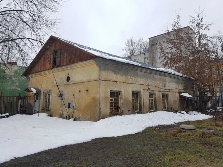 Имущественный комплекс коммерческого назначения в п. Понтонный