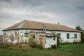Здание с земельным участком 1247 кв.м. в с. Голиково