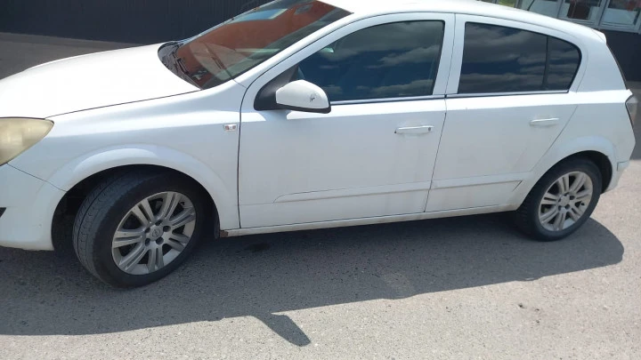 Opel Astra 2011 года выпуска, г Нальчик, КБР