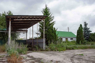 Единый недвижимый комплекс (свинотоварная ферма в составе 39 зданий), общая площадь 14 400,5 кв. м., местоположение: Липецкая область, р-н Чаплыгинский, примерно в 750 м по направлению на северо-восток от п Рощинский (с/п Шишкинский сельсовет)