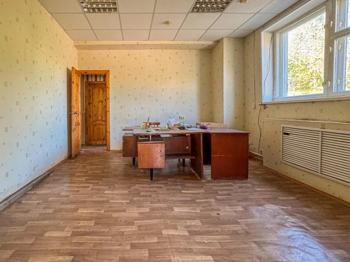 Склады и земельный участок в г. Усмань.