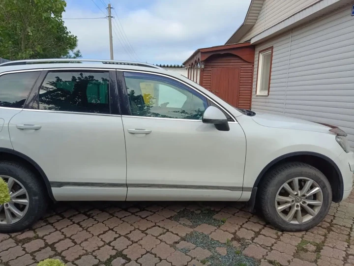 Автомобиль легковые Volkswagen Touareg 2014 года выпуска