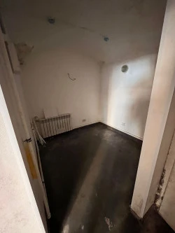 Право аренды помещения площадью 8,7 кв. м в Апраксином дворе.