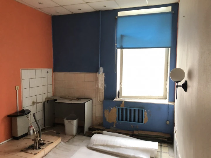 Нежилое помещение (парикмахерская), пл. 27,8 кв.м., на 1 этаже,  по адресу: МО, г.о. Одинцовский, г. Голицыно, пр-кт Керамиков, д. 98, пом.4. КН 50:20:0000000:231697. Помещение в собственности муниципального образования «Одинцовский городской округ МО».
