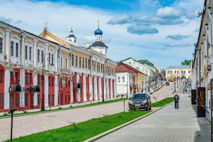 1) Здание площадь 2975,9 кв.м. по адресу: Нижегородская область, г. Арзамас, ул. Гостиный ряд, д.30 (объект культурного наследия); 2) Здание 221,7 кв.м. по адресу: Нижегородская область, г. Арзамас, ул. Ленина, д.15 k.a (объект культурного наследия)