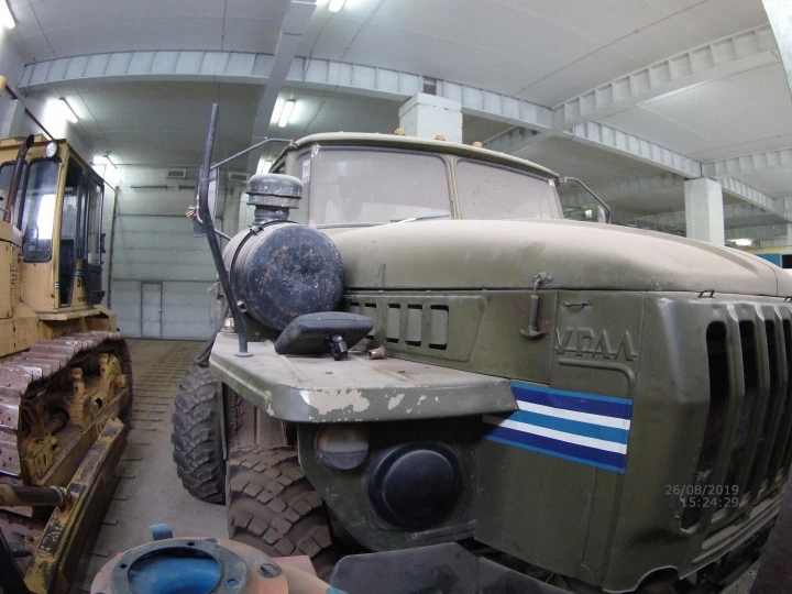 Грузовой (седельный тягач) УРАЛ-4420231