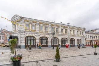 Здание ОКН "Торговый дом Вахромеева", кон.XVIII в., нач.XX в., общей площадью: 1 197,5 кв. м, с земельным участком 911 кв. м, в центре Ярославля, на улице Андропова, д. 9/9