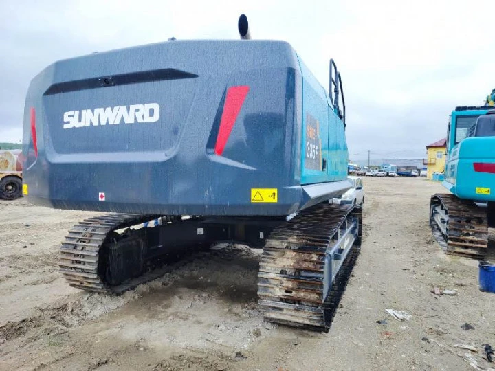 Экскаватор SUNWARD SWE335F-1, 2022, Идентификационный номер: SWE335F-100240, принадлежащий Продавцу на праве собственности, что подтверждается Договором купли-продажи № ОВ/Ф-268564-02-01-С-01 от 16.12.2022 г.