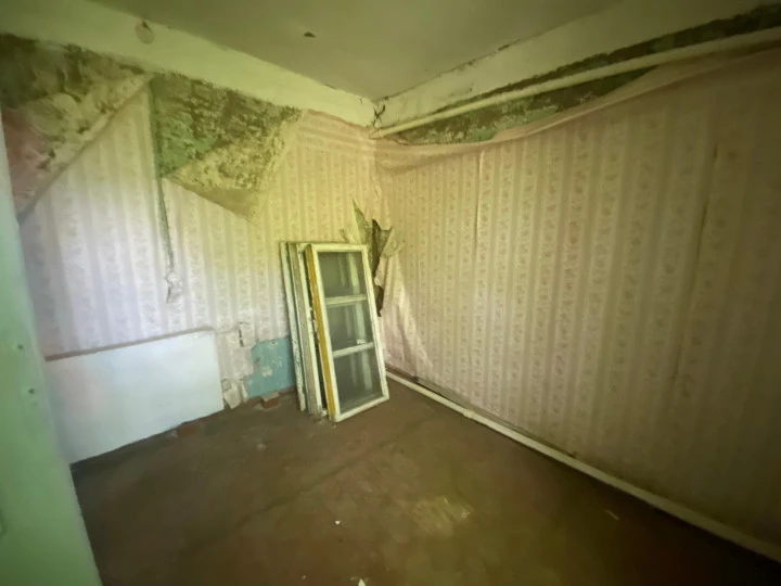 Нежилое здание с з/у в д. Глинки Орловской области