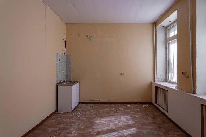 нежилое помещение площадь 1045,8 кв. м., этаж: подвал №0, этаж № 1, кадастровый номер: 48:20:0038501:4543, расположенное по адресу: Липецкая область, г. Липецк, ул. Центральная, д.17, пом. 2