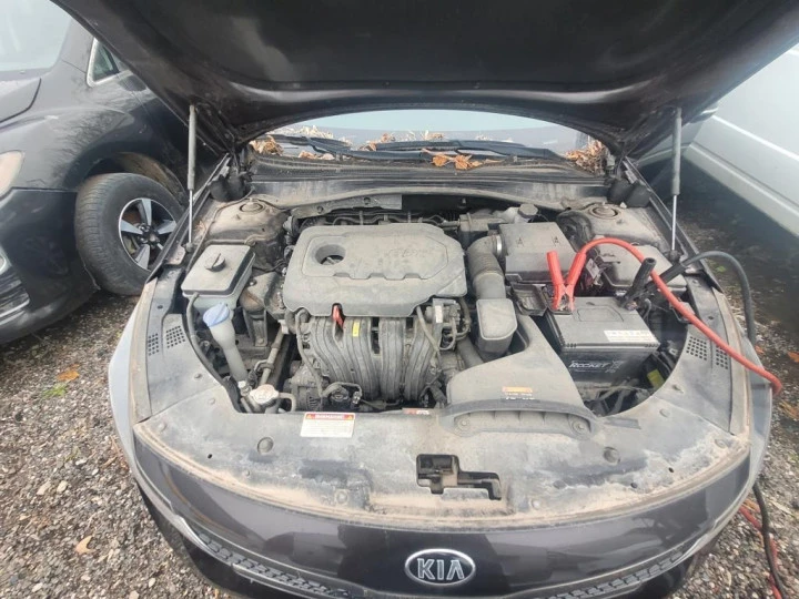 Автомобиль KIA OPTIMA, 2018, Идентификационный номер: XWEGW413BJ0006542, принадлежащий Продавцу на праве собственности, что подтверждается Договором купли-продажи № ОВ/Ф-39512-02-01-С-01 от 28.04.2018 г.