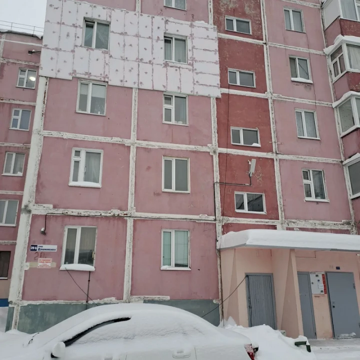 Помещение, назначение: жилое, площадью 50,8 кв.м, расположенное по адресу: Ямало-Ненецкий автономный округ, г.Ноябрьск, ул.Дзержинского, д.20Б, кв.13. Кадастровый номер: 89:12:110707:792.  Обременения (ограничения): залог в пользу АО «Старбанк».