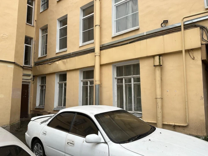 Нежилое помещение 57,5 кв.м. у ст.м. "Петроградская"