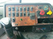 INTERNATIONAL 9800, бежевый, 1998, 928 864 км, 10.8 МТ (330 л.с.), дизель, задний, VIN 1HSRUAHR6XH593158.
