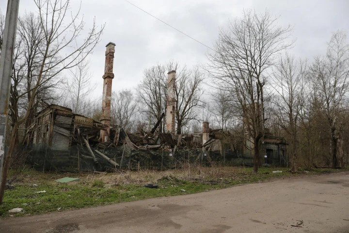 Здание в Красном Селе