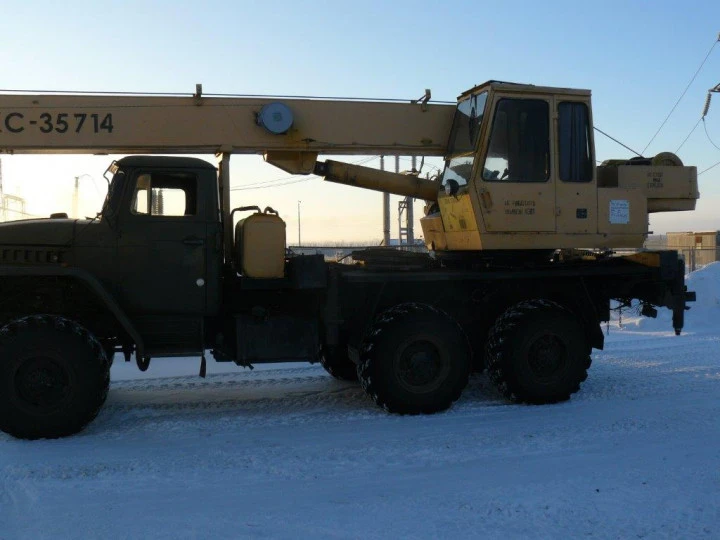 Грузовой а/м спец. назн. (автокран) КС 35714