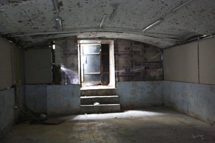 Право аренды помещения площадью 58,1 кв. м в Апраксином дворе.