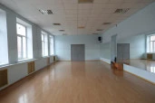 Бизнес-центр с участком в Выборгском районе