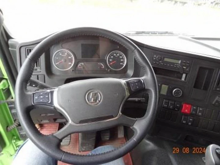 Специализированный, автомобиль - самосвал SHACMAN SX32586V384, 2023, Идентификационный номер: LZGJR4V4XPX003723, принадлежащий Продавцу на праве собственности, что подтверждается Договором купли-продажи № ОВ/Ф-255982-01-01-С-01 от 23.03.2023 г.