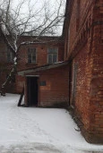Здание 2316,1 кв.м и земельный участок 3536 кв.м, расположенные по адресу: Российская Федерация, Московская область, м.о. Истра, г. Дедовск, ул. Больничная, д. 5, к. 1