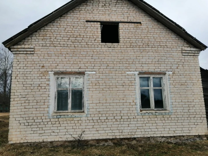 Земельный участок площадью 340 кв.м. и нежилое здание площадью 63,3 кв.м. по адресу: Тверская область, г.о. Нелидовский, д Семеновское, ул Центральная, зд. 8