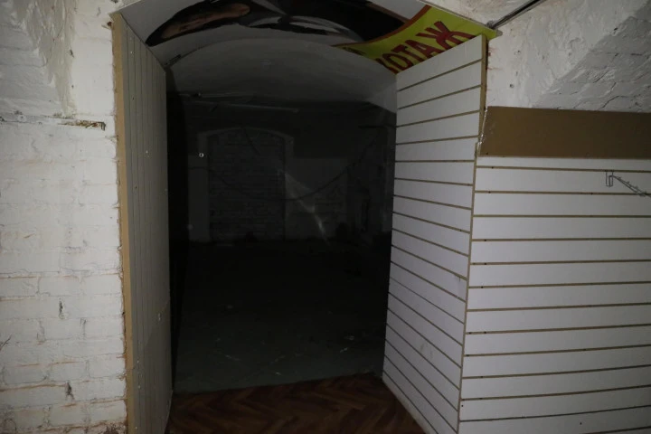 Право аренды помещения площадью 343,4 кв. м в Апраксином дворе