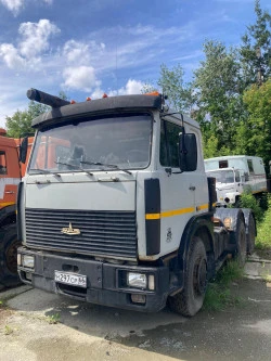 Грузовой седельный тягач МАЗ 64229