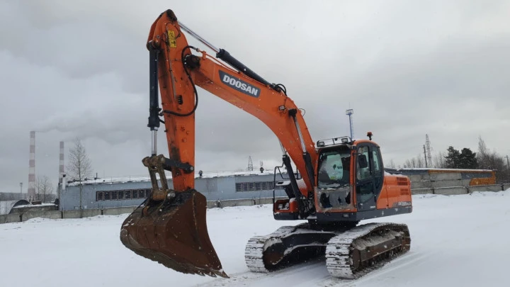 ЭКСКАВАТОР DOOSAN DX225NLCA, 2018, Идентификационный номер: DHKCEBCDVJ0001022, принадлежащий Продавцу на праве собственности, что подтверждается Договором купли-продажи № ОВ/Ф-271171-01-01-С-01 от 15.12.2022 г.
