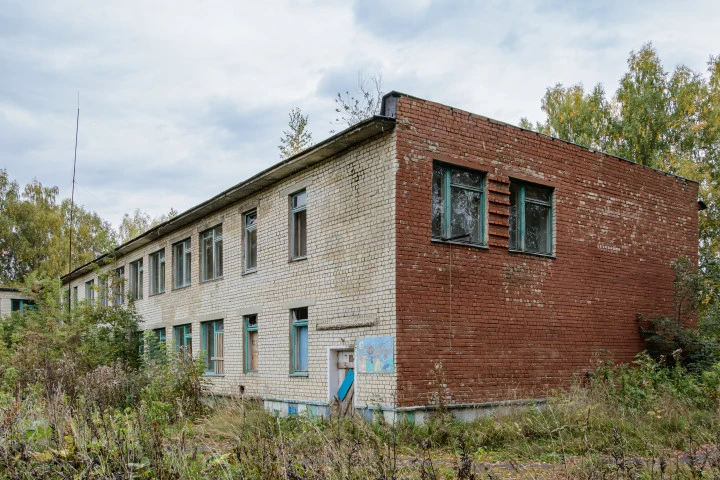Имущественный комплекс в составе 3 зданий и земельного участка в с. Аламасово Нижегородской области